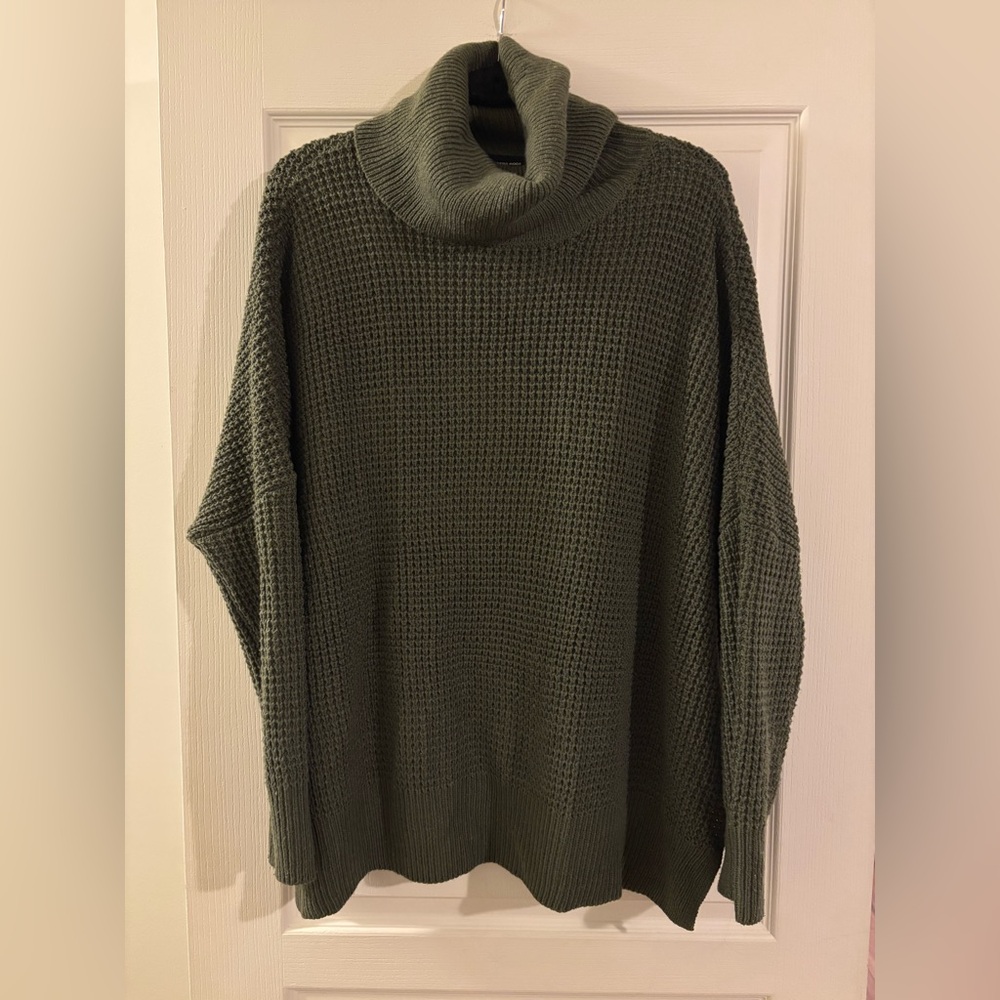 Vero Moda turtle neck sweater size large